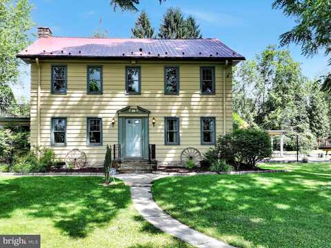 35 HOLLAND STREET, TAMAQUA, PA 18252
