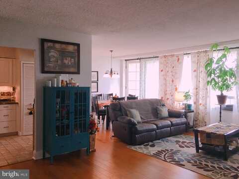 5500 HOLMES RUN PARKWAY, ALEXANDRIA, VA 22304
