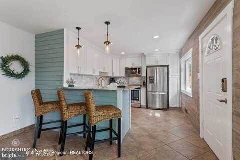 347 RT-35, MANTOLOKING, NJ 08738