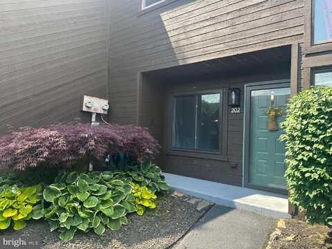 202 VILLAGE ROAD, ORWIGSBURG, PA 17961