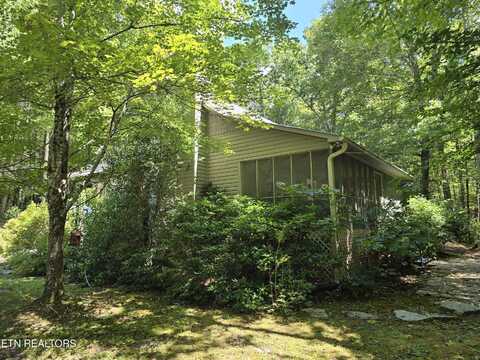 1316 E Miller's Cove Rd, Walland, TN 37886