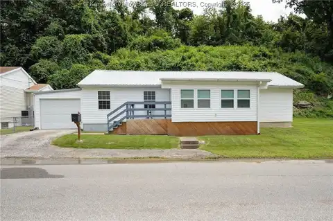 1009 Midway Drive, Dunbar, WV 25064