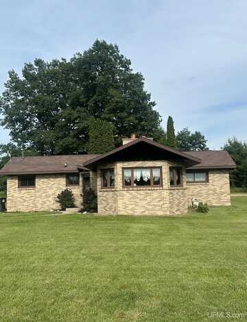 829 Superior, Kingsford, MI 49802