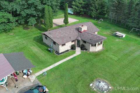 829 Superior, Kingsford, MI 49802