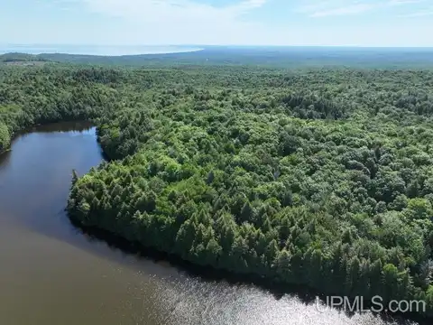 000 County Road 553, Marquette, MI 49855