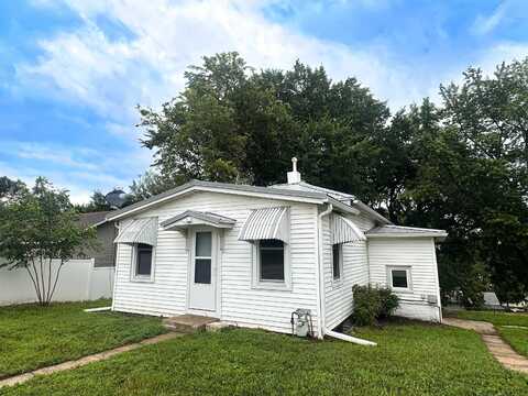2848 S Lakeport Street, Sioux City, IA 51106