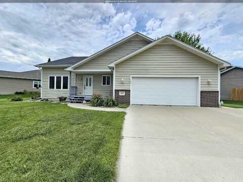 707 Prairie Blvd, Dakota Dunes, SD 57049
