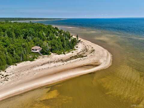 2694 S Wiggins Point, Manistique, MI 49854