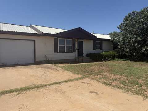 106 E Cragin Street, Sundown, TX 79336