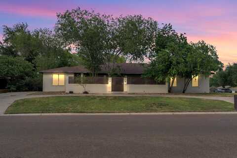 901 Crestview Dr, Laredo, TX 78045