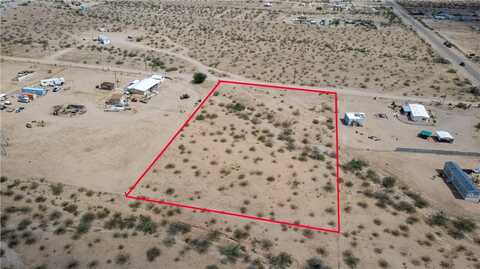 7536 W Vandergriff Drive, Golden Valley, AZ 86413