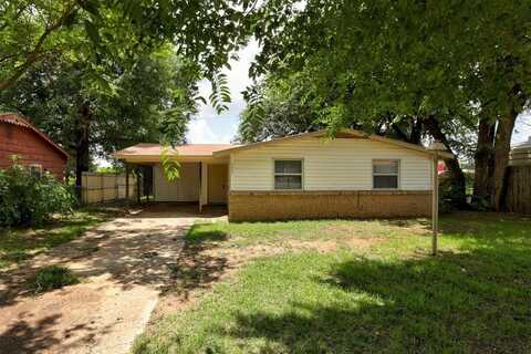 4025 Parkwoods Lane, Midwest City, OK 73110