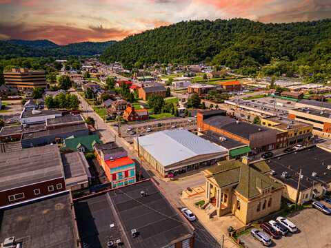188 West Court Street, Prestonsburg, KY 41653
