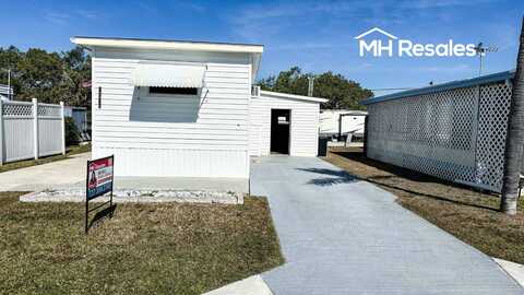 10575 Porpoise Park Dr, Seminole, FL 33772
