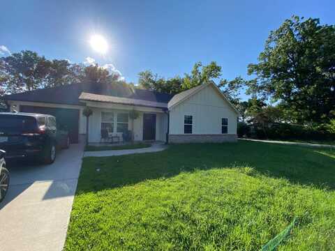 127 N 2nd St, Chouteau, OK 74337