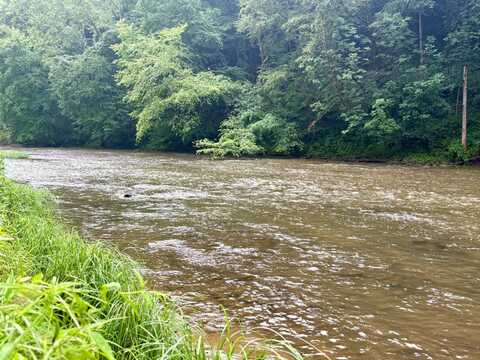 2828 Graceland Rd, New Castle, PA 16105