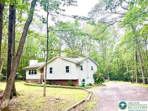 112 Sugar Hill Road, Chestnuthill Twp, PA 18353