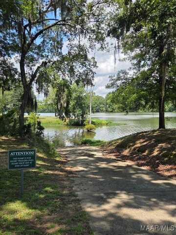 101 Robinson Pond Road, Prattville, AL 36067