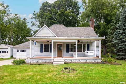 805 W 3RD Street, Delavan, IL 61734