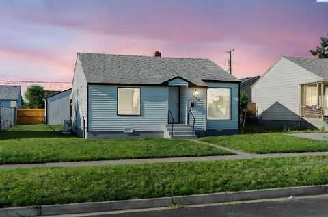 1020 W Park St, Pasco, WA 99301