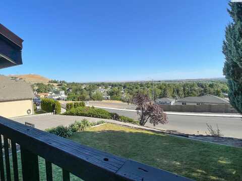 4417 King Drive, West Richland, WA 99353