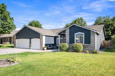 5404 Kapiolani Ct, West Richland, WA 99353