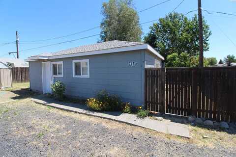 713 S Hawthorne Street, Kennewick, WA 99336