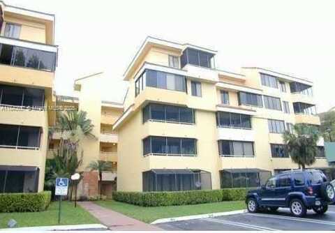 8215 SW 152nd Ave, Miami, FL 33193