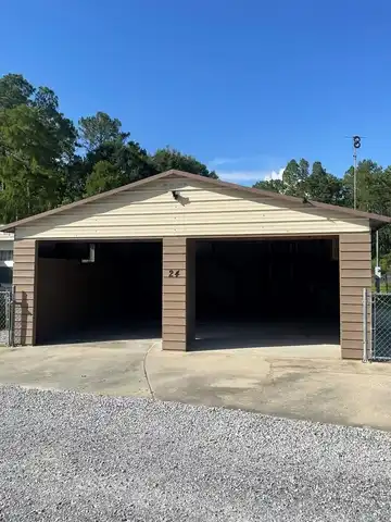 24 Easy St., Picayune, MS 39466