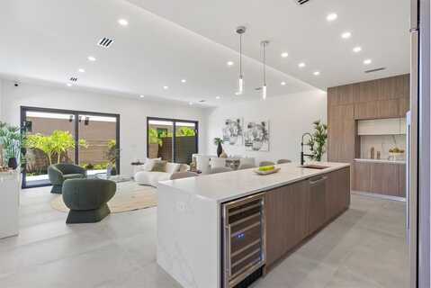 2431 NE 18th St, Fort Lauderdale, FL 33305