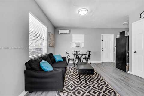 105 SW 5 Ct, Dania Beach, FL 33004