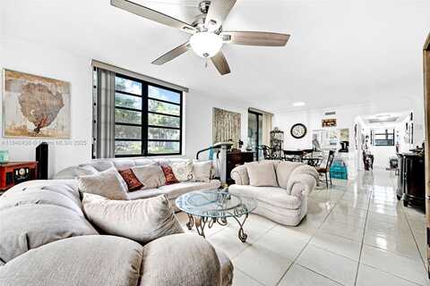 1101 Colony Point Cir, Pembroke Pines, FL 33026