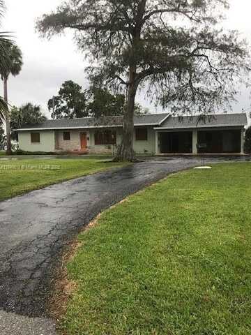 1376 E Main St, Pahokee, FL 33476