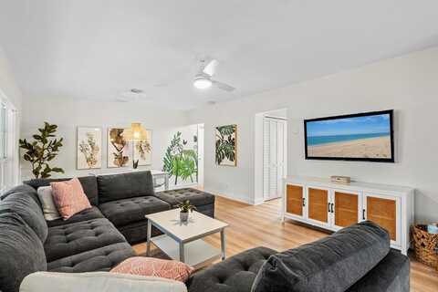 617 NE 9th Ave, Fort Lauderdale, FL 33304