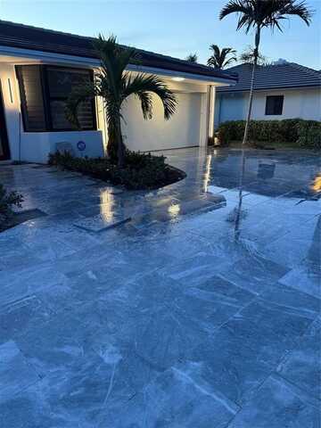 5641 Bayview Dr, Fort Lauderdale, FL 33308