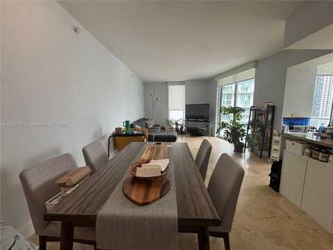 185 SW 7th St, Miami, FL 33130