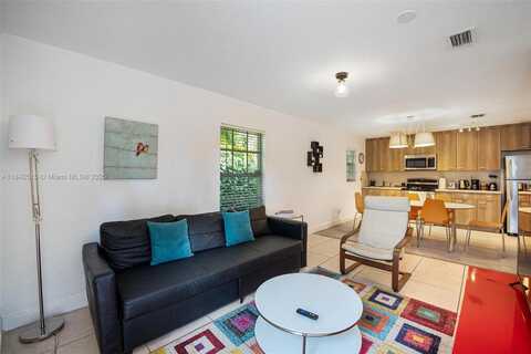 252 NW 40th St, Miami, FL 33127