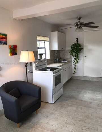 815 NE 172 TERR, Miami, FL 33162