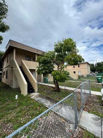 3221 NW 48th St, Miami, FL 33142
