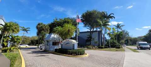 9351 Fontainebleau Blvd, Miami, FL 33172