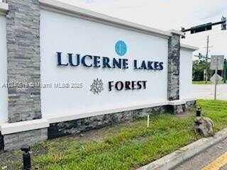 4760 W Lucerne Lakes Blvd W, Lake Worth, FL 33467