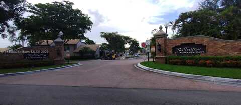 9719 N New River Canal Rd, Plantation, FL 33324