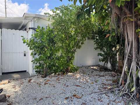 2796 SW 34th Ct, Miami, FL 33133