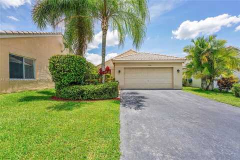 4366 Pine Ridge Ct, Weston, FL 33331