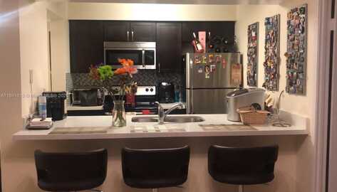 8120 Geneva Ct, Doral, FL 33166
