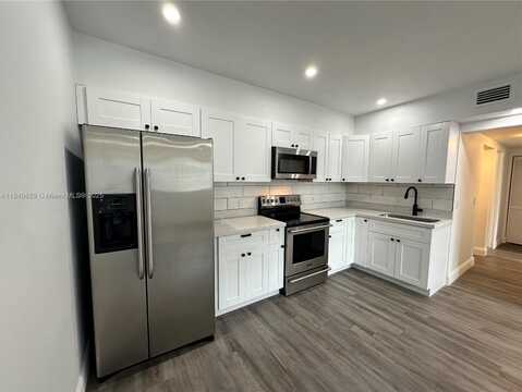 41 SW 67th Ct, Miami, FL 33144