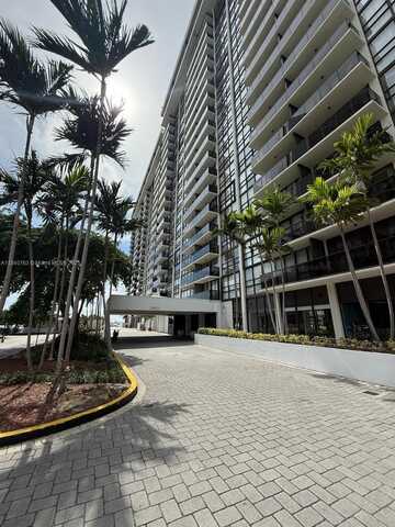 600 NE 36th St, Miami, FL 33137