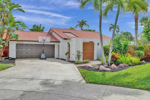 7425 Silver Woods Ct, Boca Raton, FL 33433