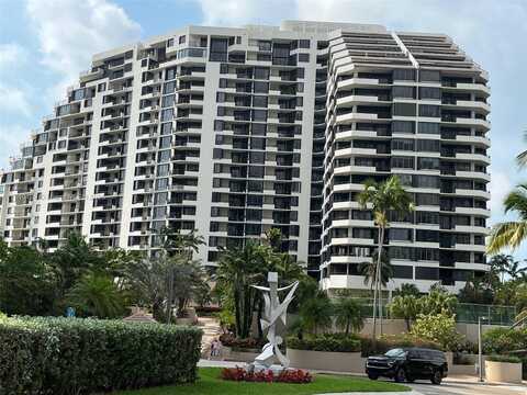 520 Brickell Key Dr, Miami, FL 33131