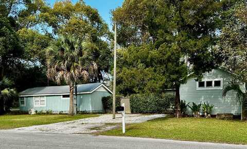 145 Ave L, Apalachicola, FL 32320